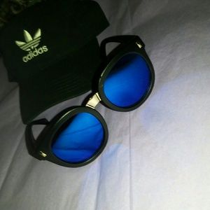 Round matte black/ blue sunglasses
